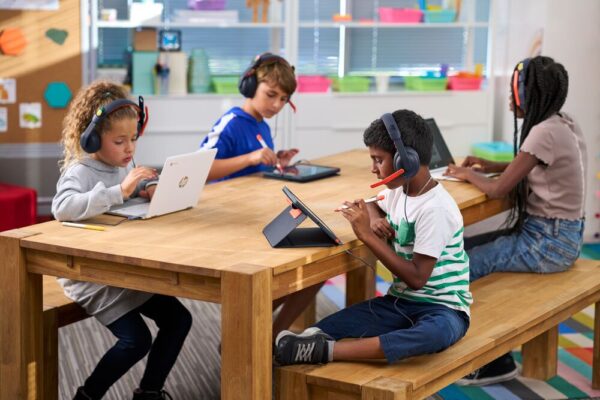 Bilde Learning Logitech Zone Learn (Engangskjøp) - Skolelyd